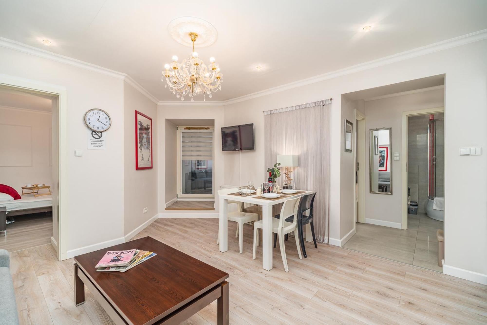 Apartment Piasek - Location, Patio, Tram&bus Nearby - By Rentujemy