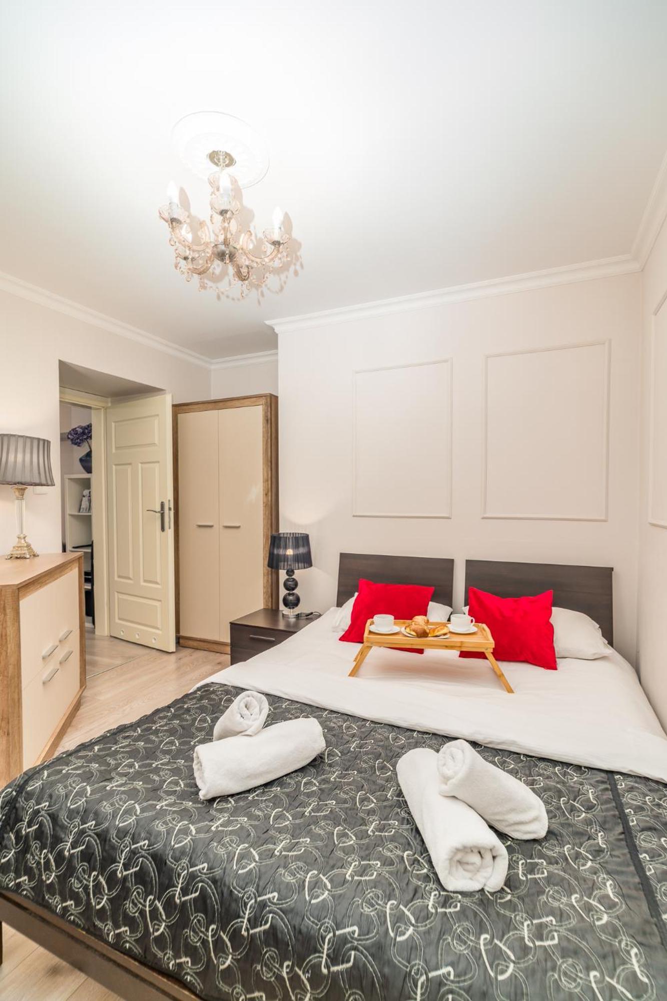 Piasek - Location, Patio, Tram&bus Nearby - By Rentujemy Krakow